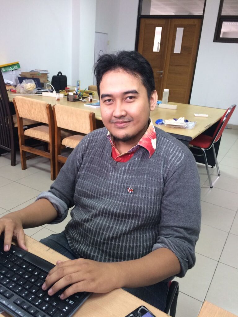 Dr.Ahmad Rizky M. Umar